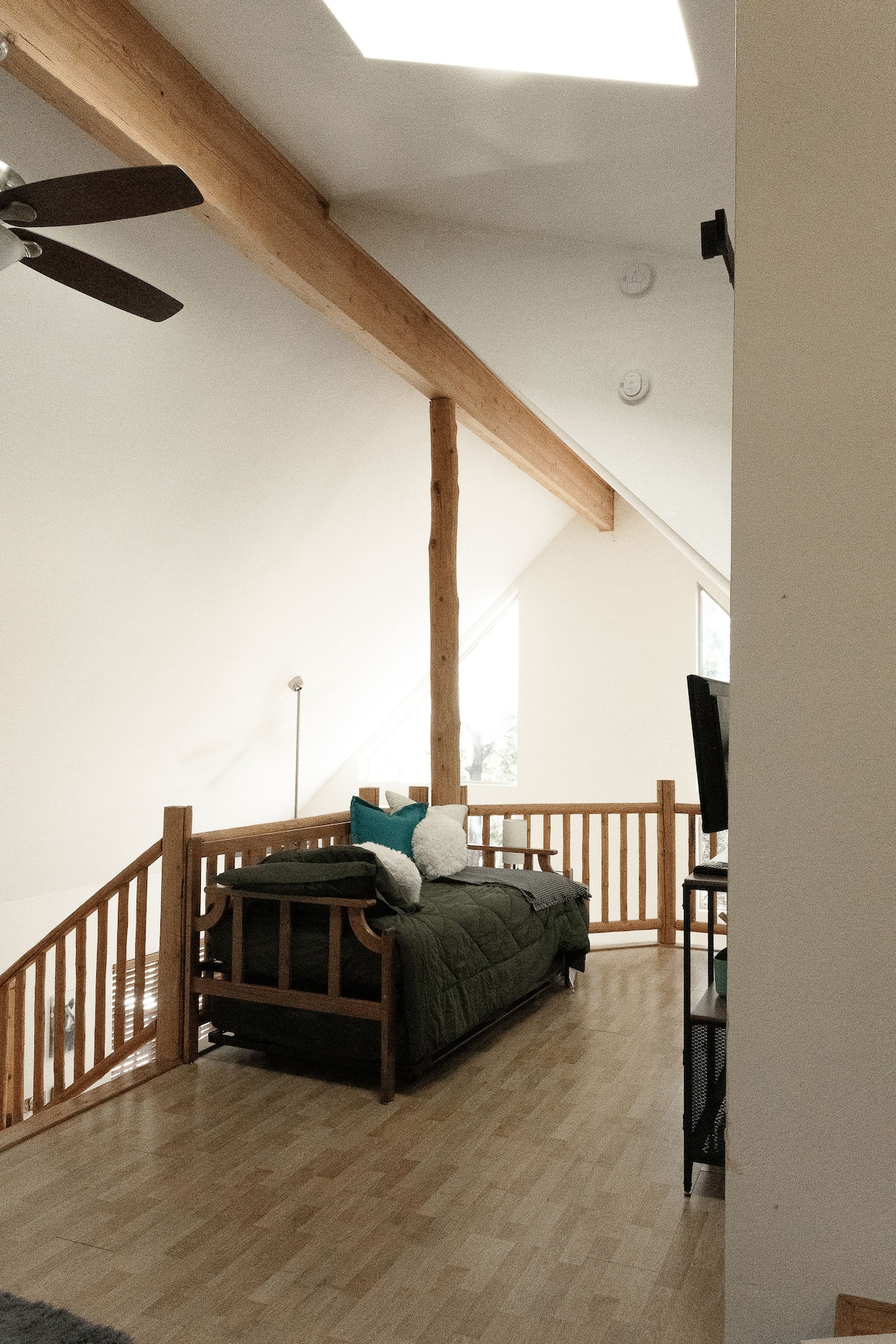 Pine Creek Cottage image 35