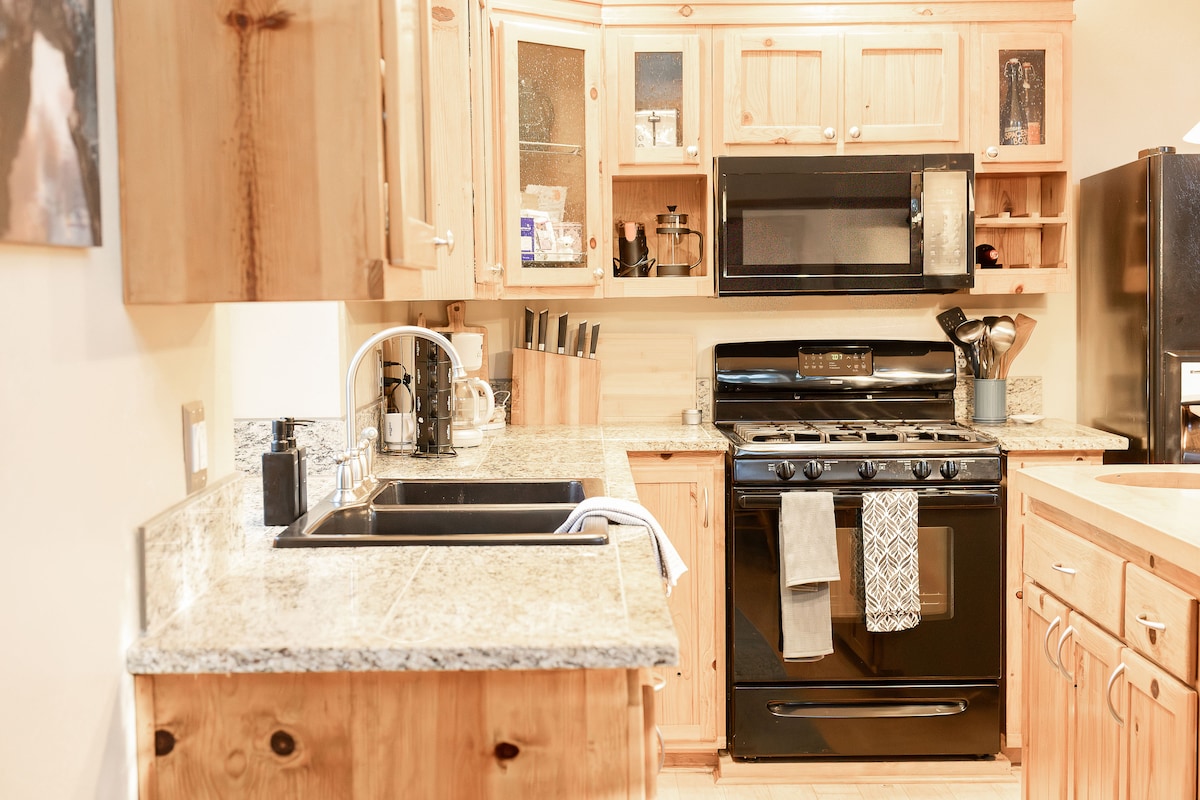 Pine Creek Cottage image 27