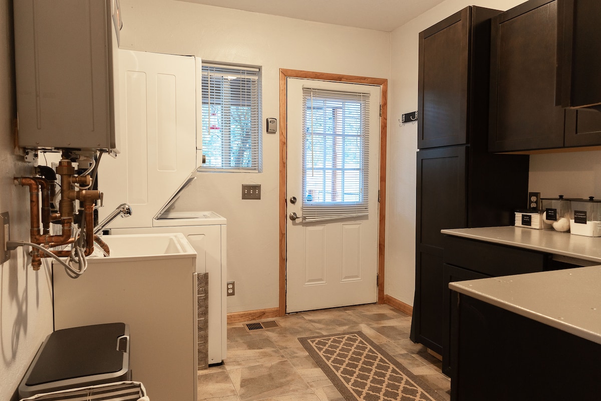 Pine Creek Cottage image 40