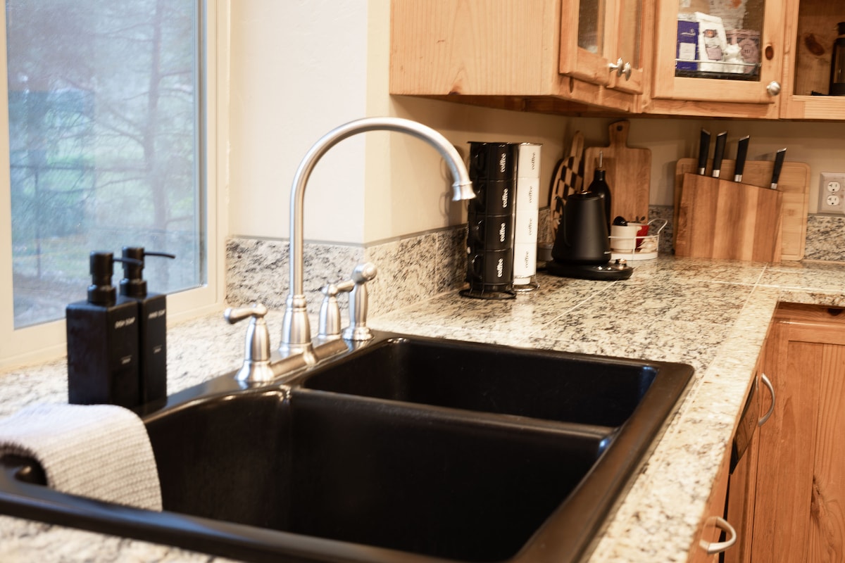 Pine Creek Cottage image 20