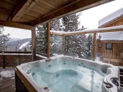 #48 mit IR-Sauna und Sprudelbad aussen