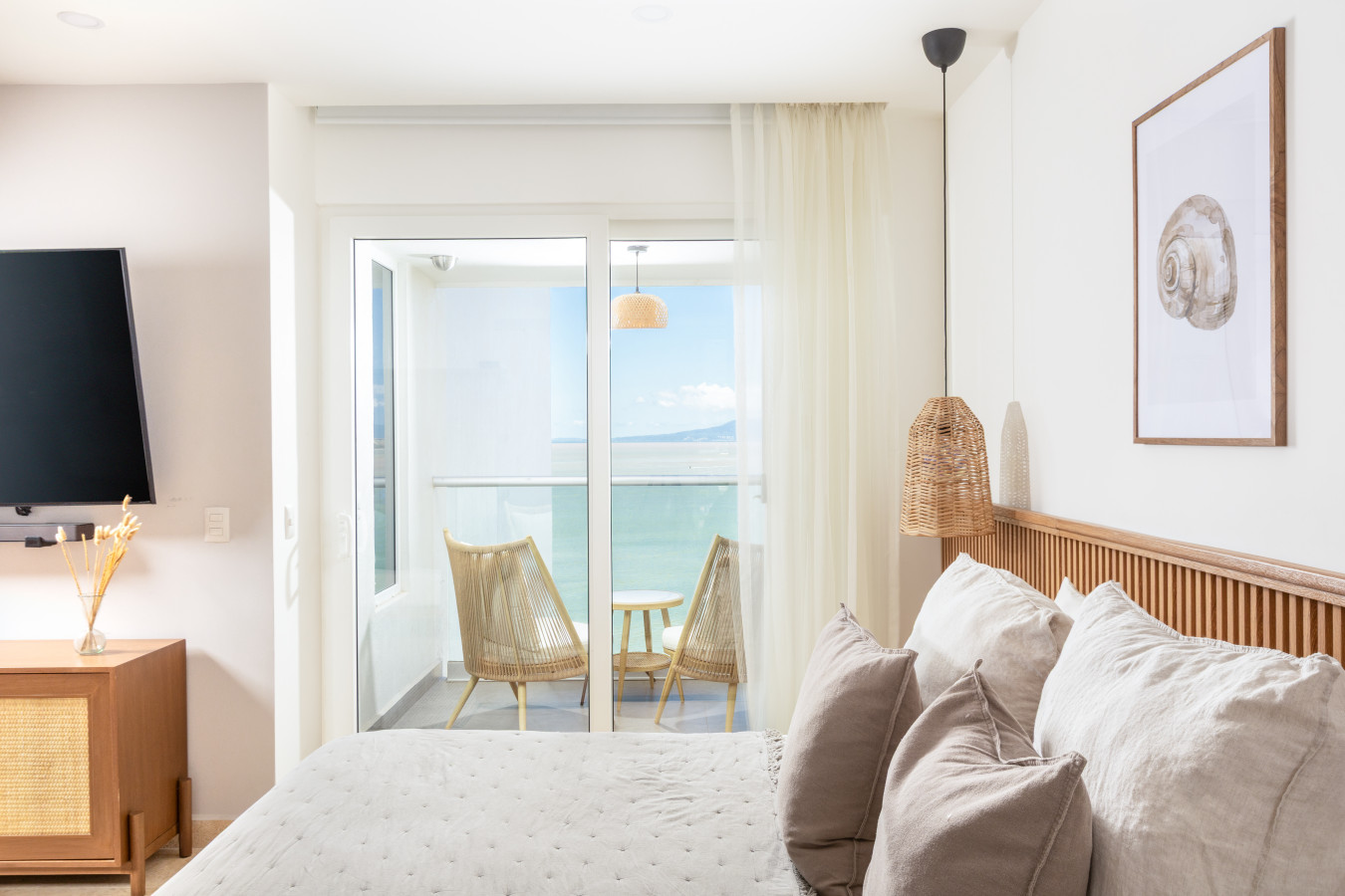 Moikkarentals | Beachfront Luxury Studio Harbor171