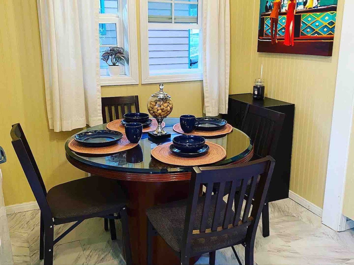 charming-cabin-retreat-or-pets-+-pines-+-lake/