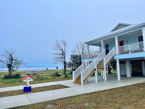 Amazing Views Beach Home, 4Bed/3Baths image 1