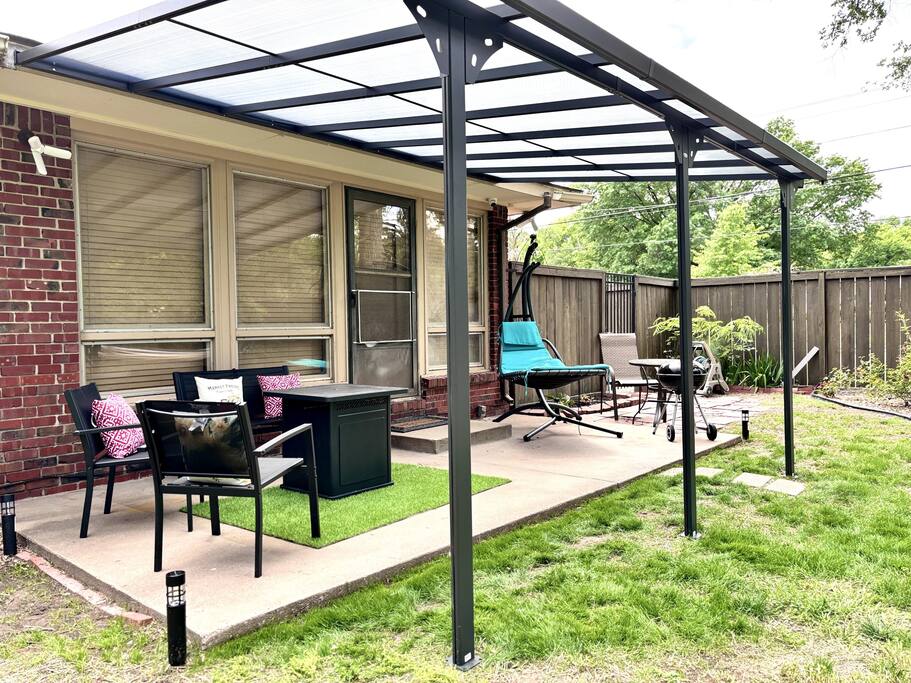 KingBed & PoolTable in East Wichia
