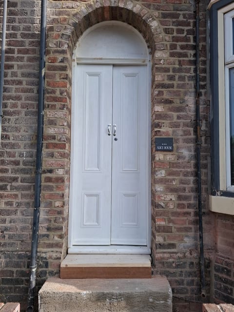 Alice house image 2