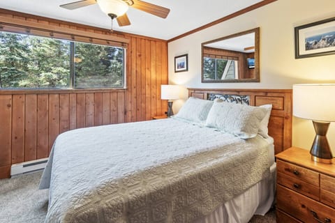 Shamrock 74 Pet-Friendly Fireplace Slope Access