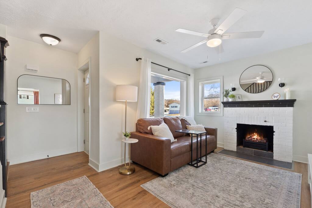 b-and-w-cottage-4-bedrooms-in-town/