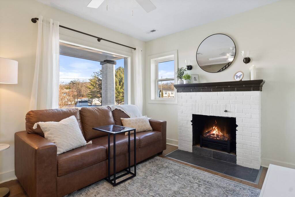 b-and-w-cottage-4-bedrooms-in-town/