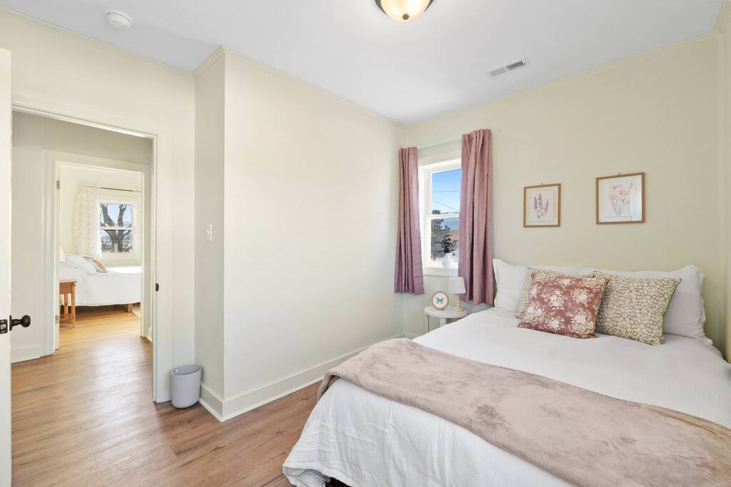 Full Bed with closet and lamp 