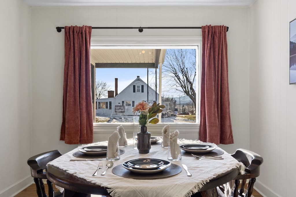 b-and-w-cottage-4-bedrooms-in-town/