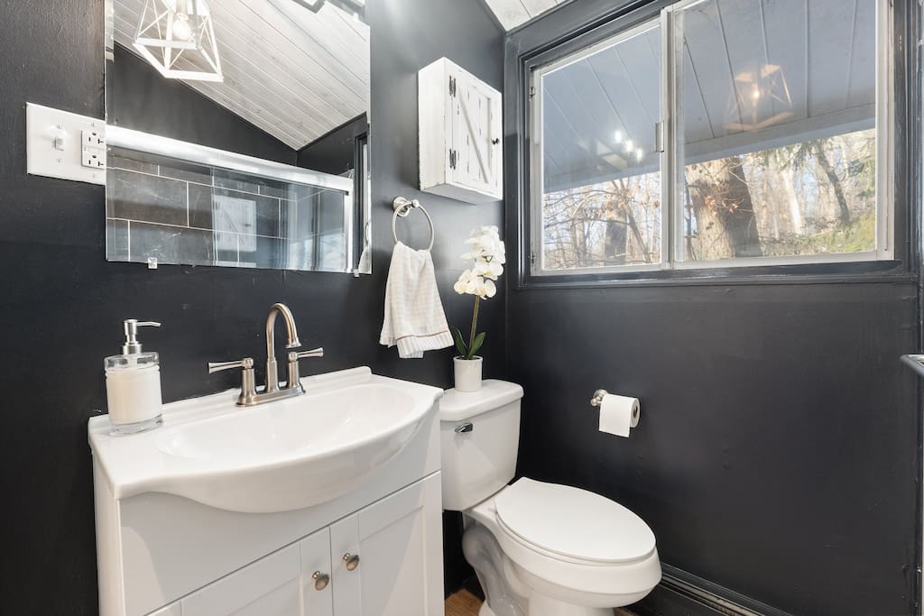 charming-cabin-nestled-in-nature/