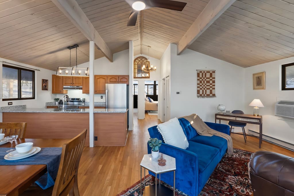 charming-cabin-nestled-in-nature/