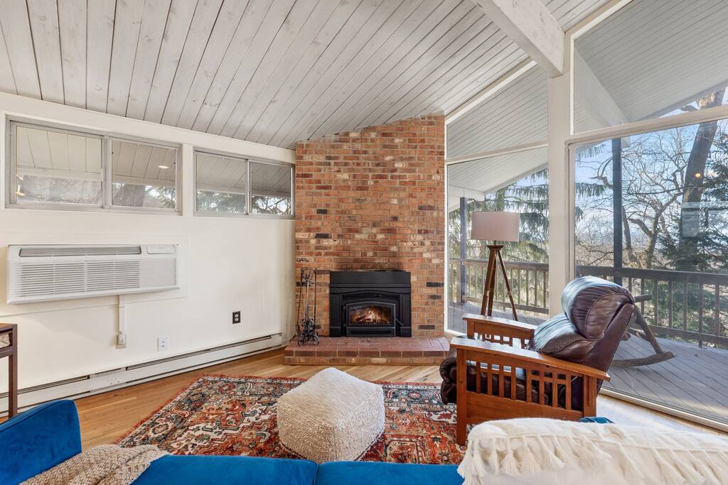 charming-cabin-nestled-in-nature/