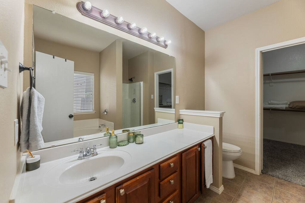 Master in-suite Bathroom