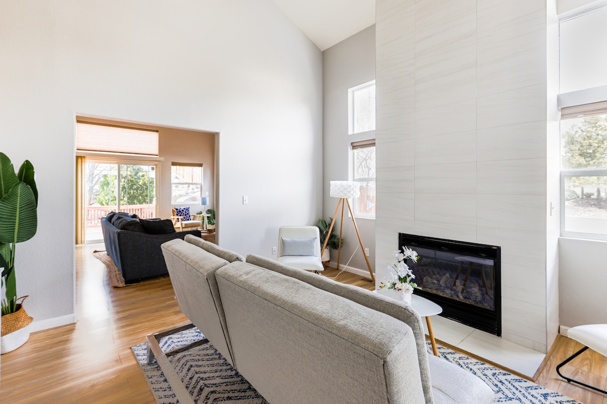 designer-home-conveniently-located-in-reno/