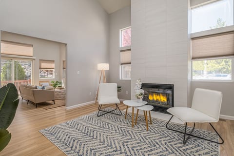 Designer Home conveniently located in Reno