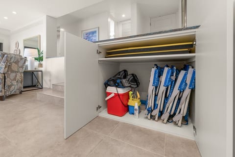 A built-in storage for all your beach needs.