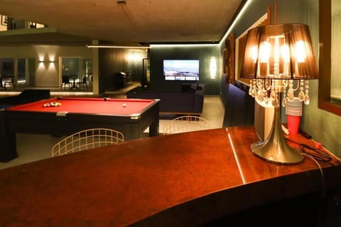 Luxury Villa facing ocean and Lagoa