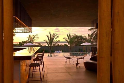 Luxury Villa facing ocean and Lagoa