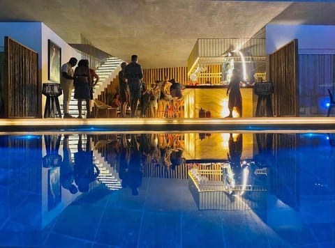 Luxury Villa facing ocean and Lagoa