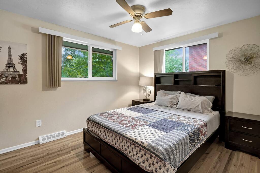 large-2-bed-home-with-huge-yard!/