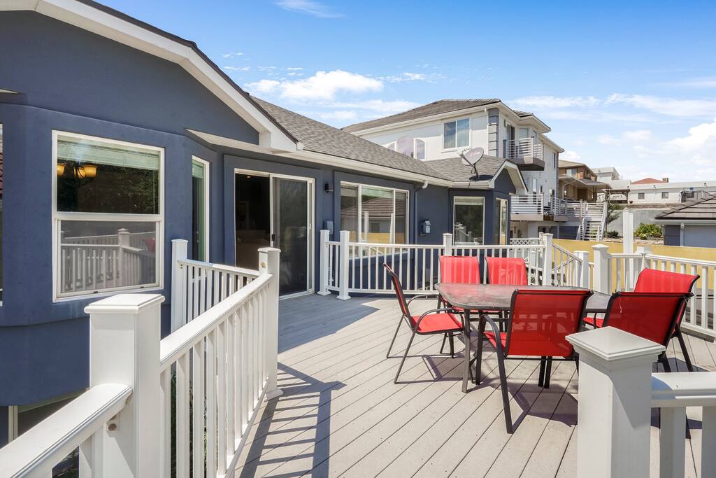 huge-downtown-getaway!-whot-tub-holiday-home/