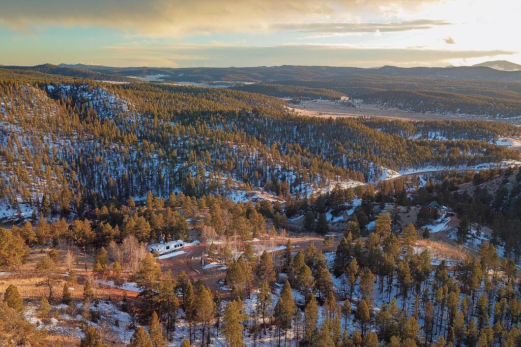 30-acre-retreat-cabin+5bd+wd+-sleeps-16/