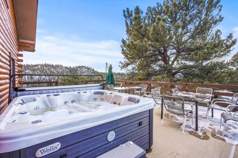 30 Acre Retreat Cabin+5BD+W/D+ Sleeps 16 - Holiday Home