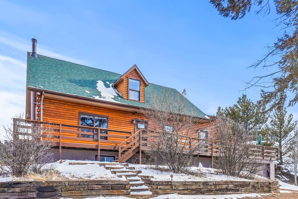 30-acre-retreat-cabin+5bd+wd+-sleeps-16/