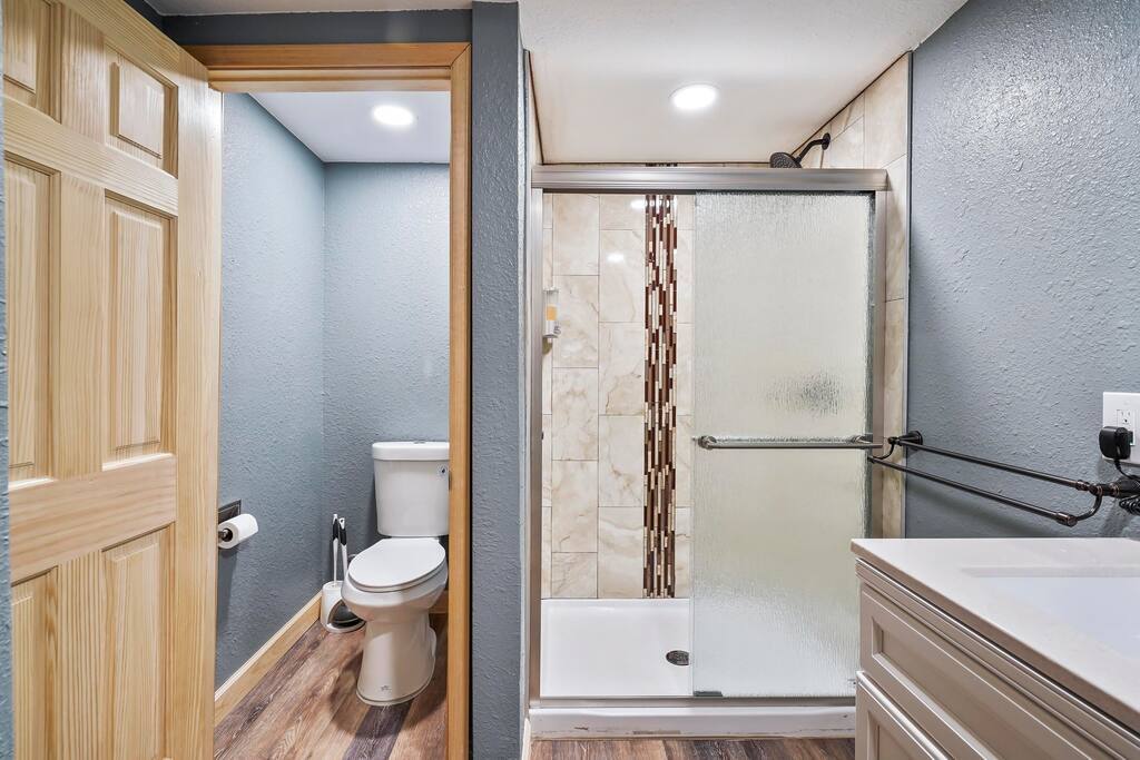 30-acre-retreat-cabin+5bd+wd+-sleeps-16/