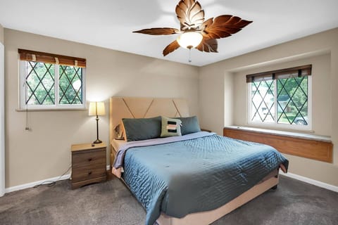 Huge Arvada Retreat! Quiet Area - Holiday Home