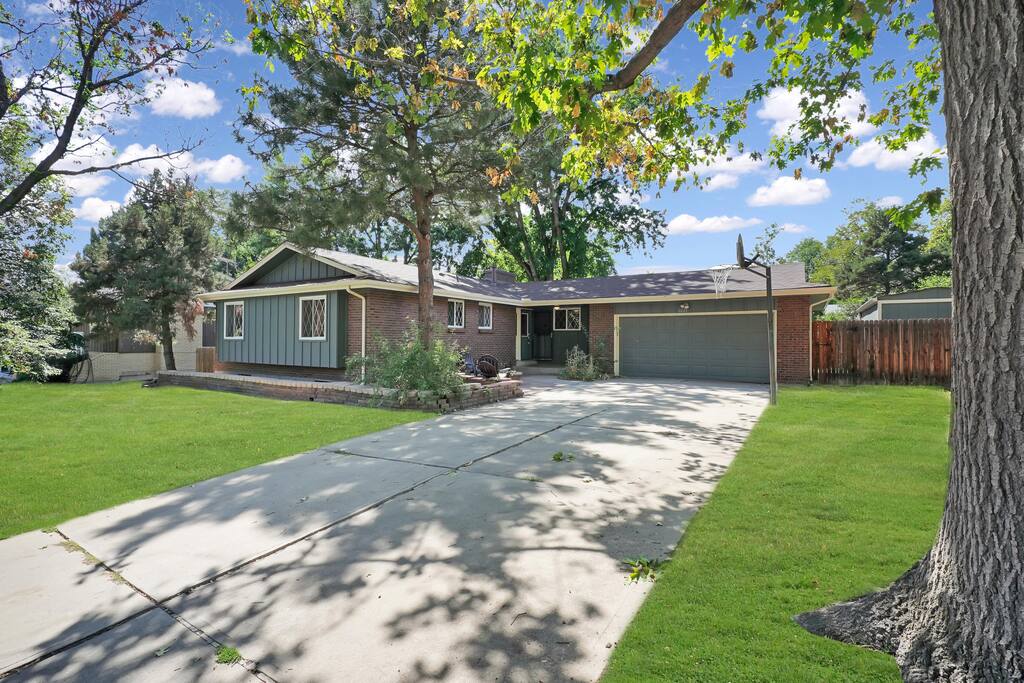 huge-arvada-retreat!-quiet-area-holiday-home/