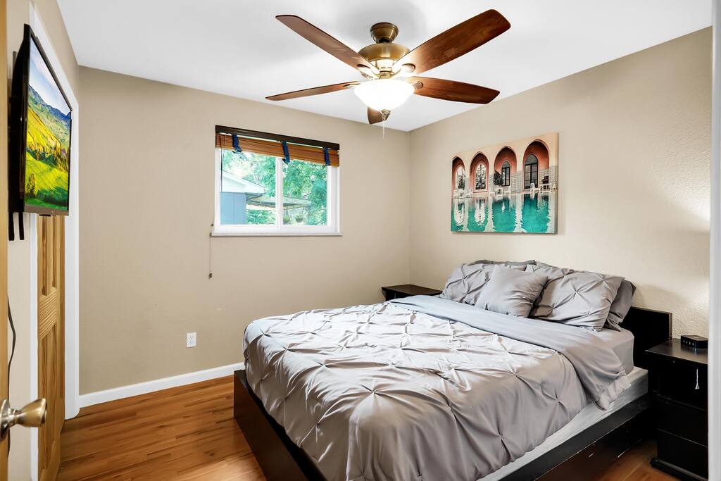 huge-arvada-retreat!-quiet-area-holiday-home/