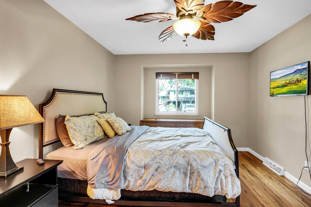 huge-arvada-retreat!-quiet-area-holiday-home/