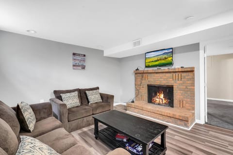 Huge Arvada Retreat! Quiet Area - Holiday Home