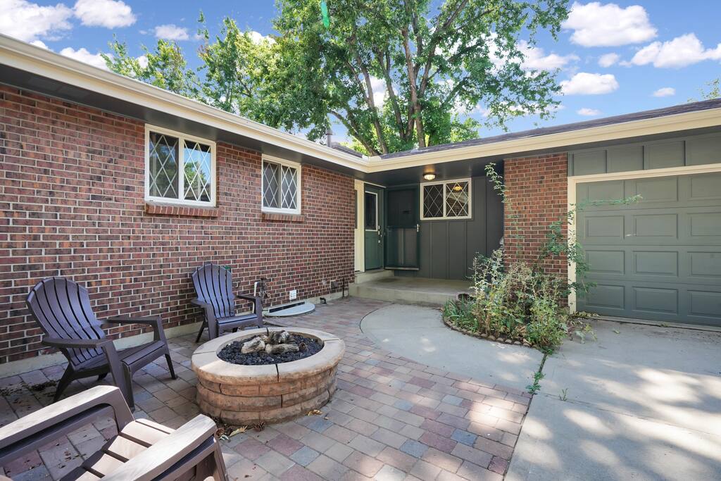 huge-arvada-retreat!-quiet-area-holiday-home/