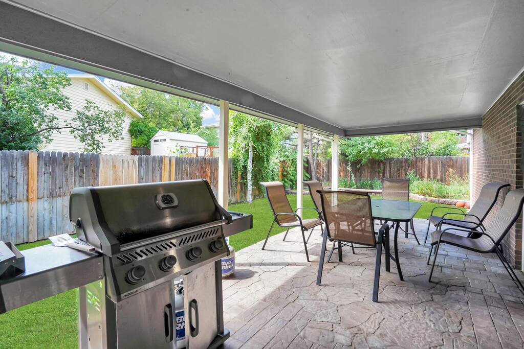 huge-arvada-retreat!-quiet-area-holiday-home/