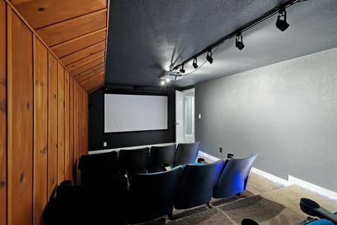 Arvada 6 Bedroom w/Movie Theater - 75th Ave, Arvada