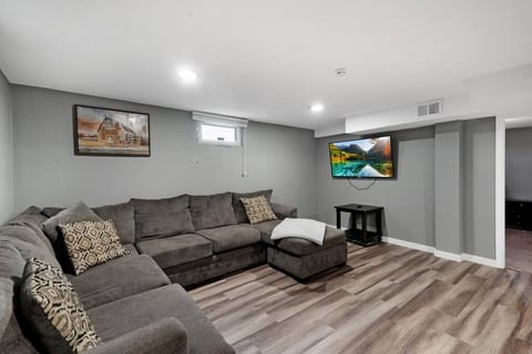 Arvada 6 Bedroom w/Movie Theater - 75th Ave, Arvada