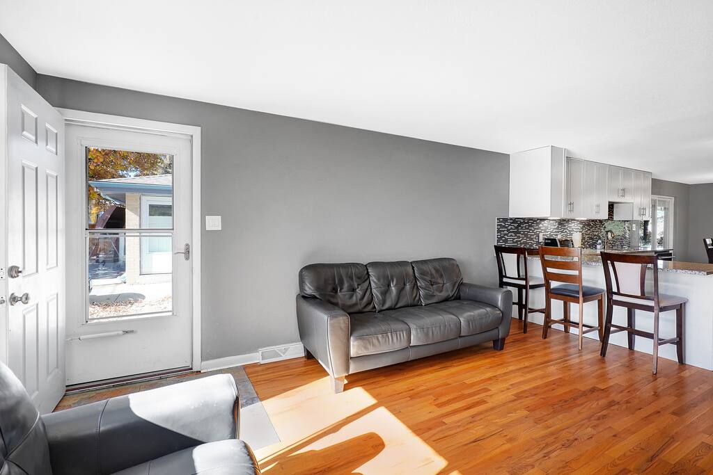 cozy-3br-near-dt-denver-+-wd+porch+free-parking/