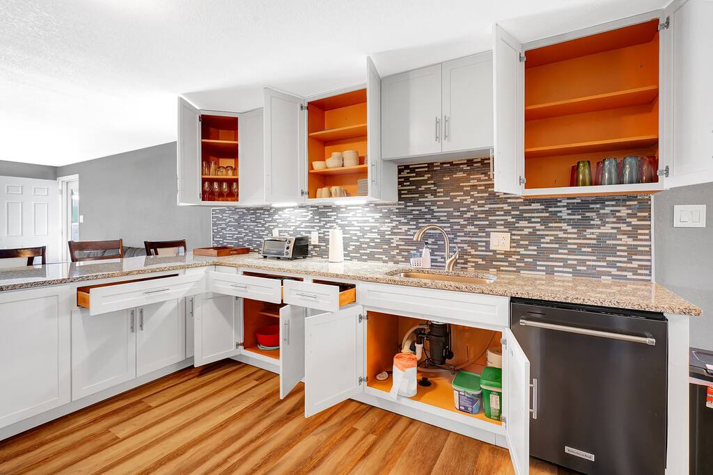 cozy-3br-near-dt-denver-+-wd+porch+free-parking/