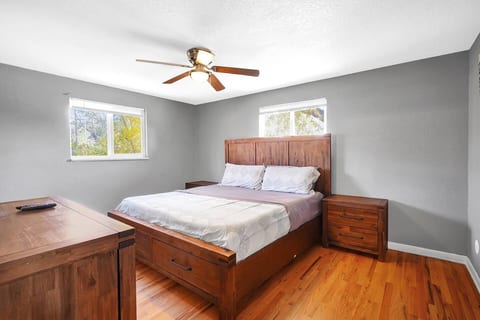 Cozy 3BR near DT Denver + W/D+Porch+Free Parking