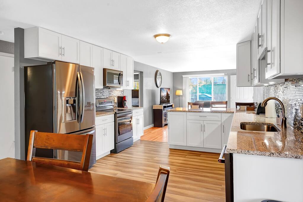 cozy-3br-near-dt-denver-+-wd+porch+free-parking/