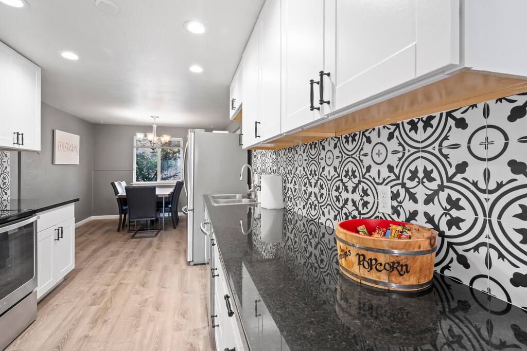 central-huge-duplex-sleeps-16/