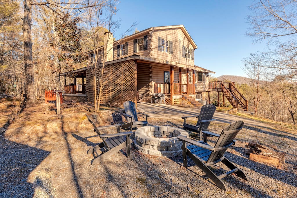 gorgeous-6br-cabin-wspa-firepit-arcadeand-mountain-view/