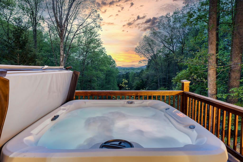 blue-ridge-chalet-or-hot-tub-game-room-and-views/