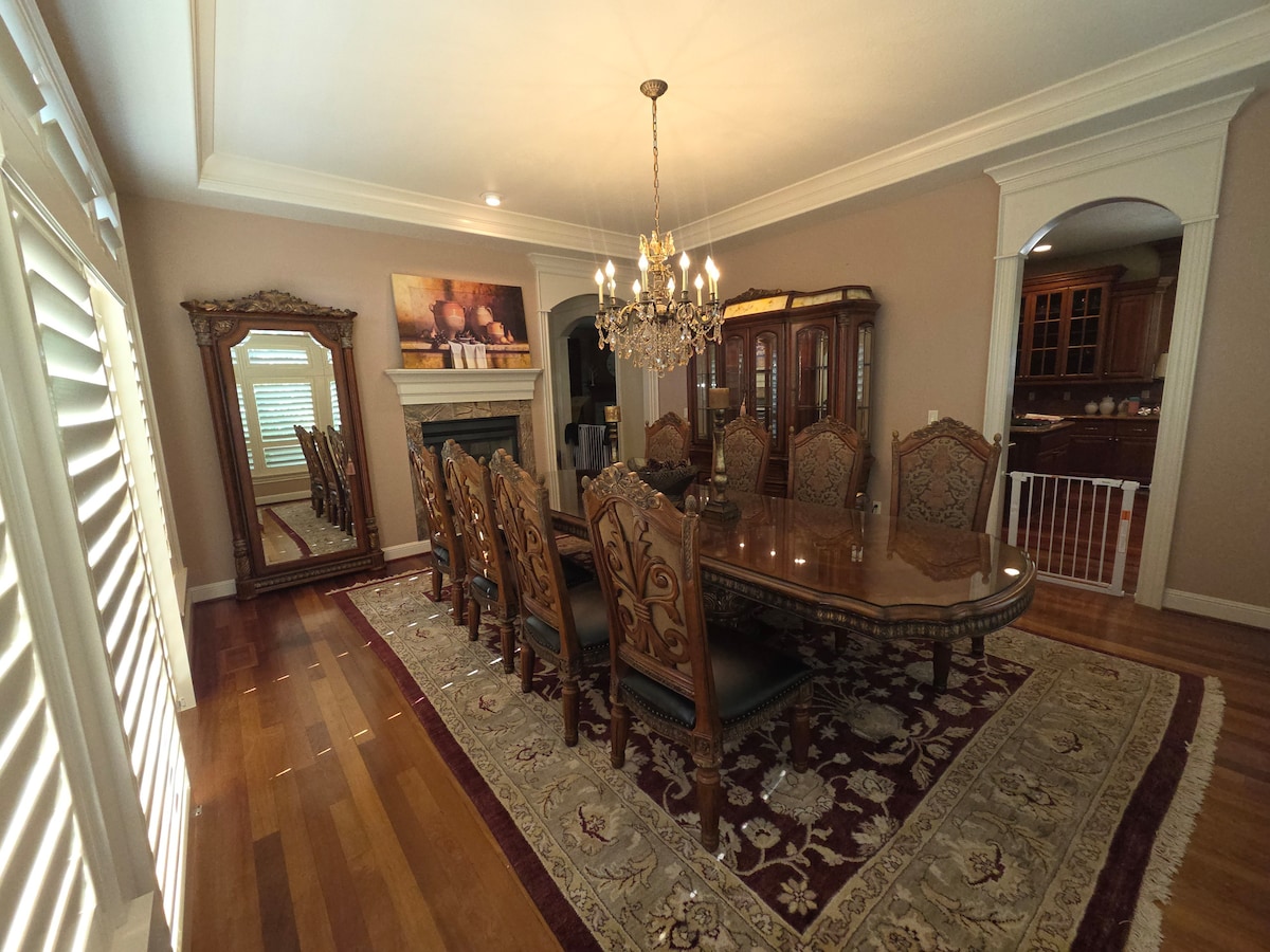 Chef’s Kitchen • Theater • Sauna • Game Room • PDX image 7