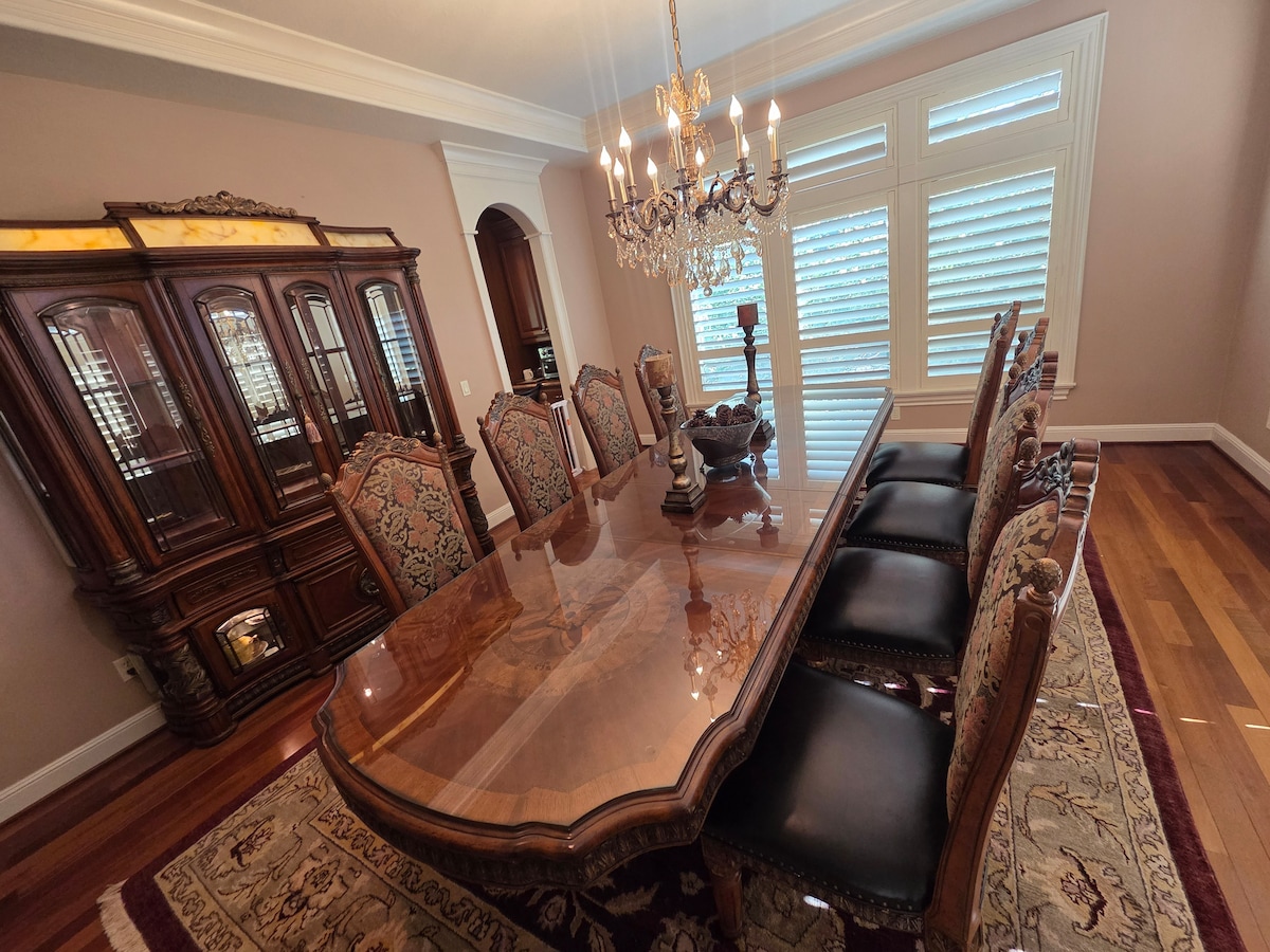 Chef’s Kitchen • Theater • Sauna • Game Room • PDX image 32