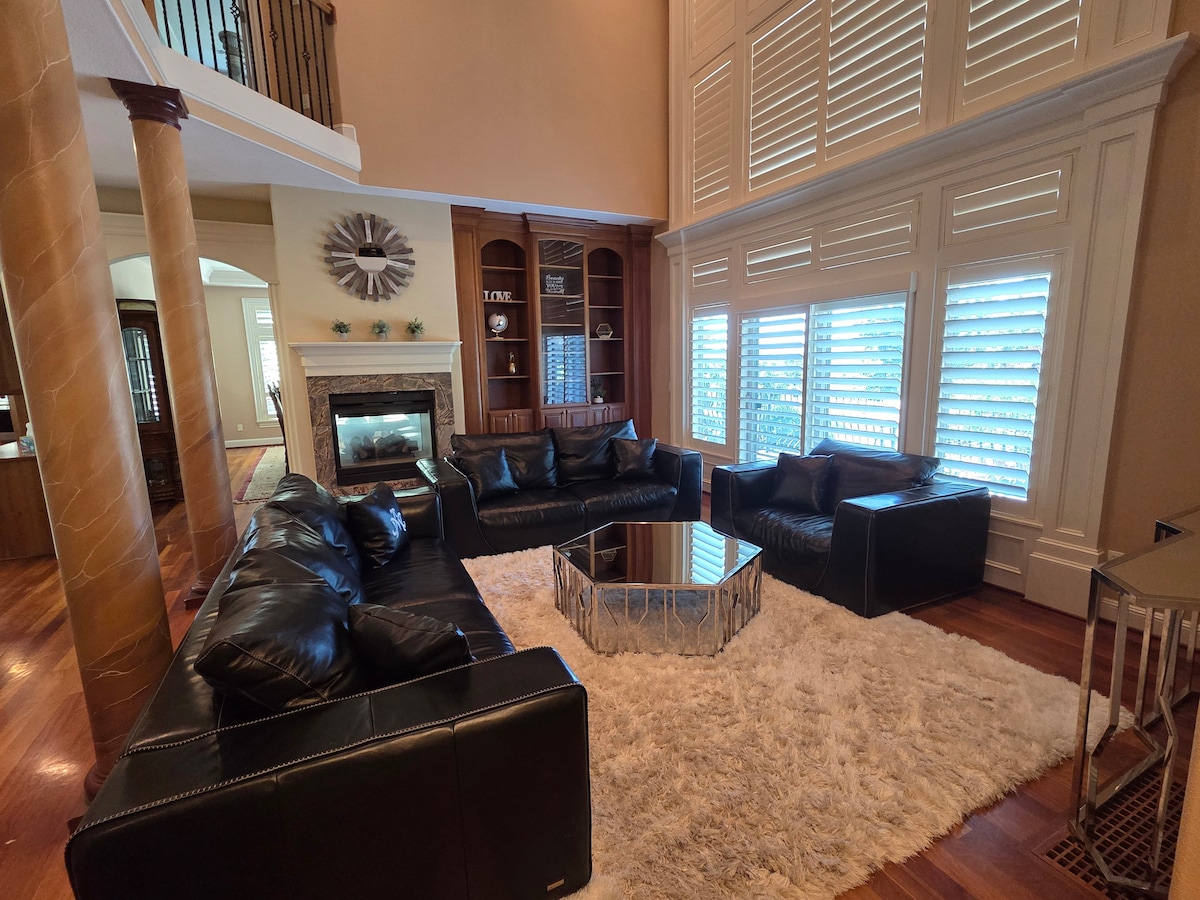 Chef’s Kitchen • Theater • Sauna • Game Room • PDX image 8